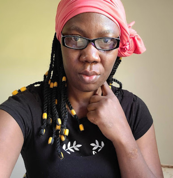 Meet your Posher, Oumou - Picture 1 of 1